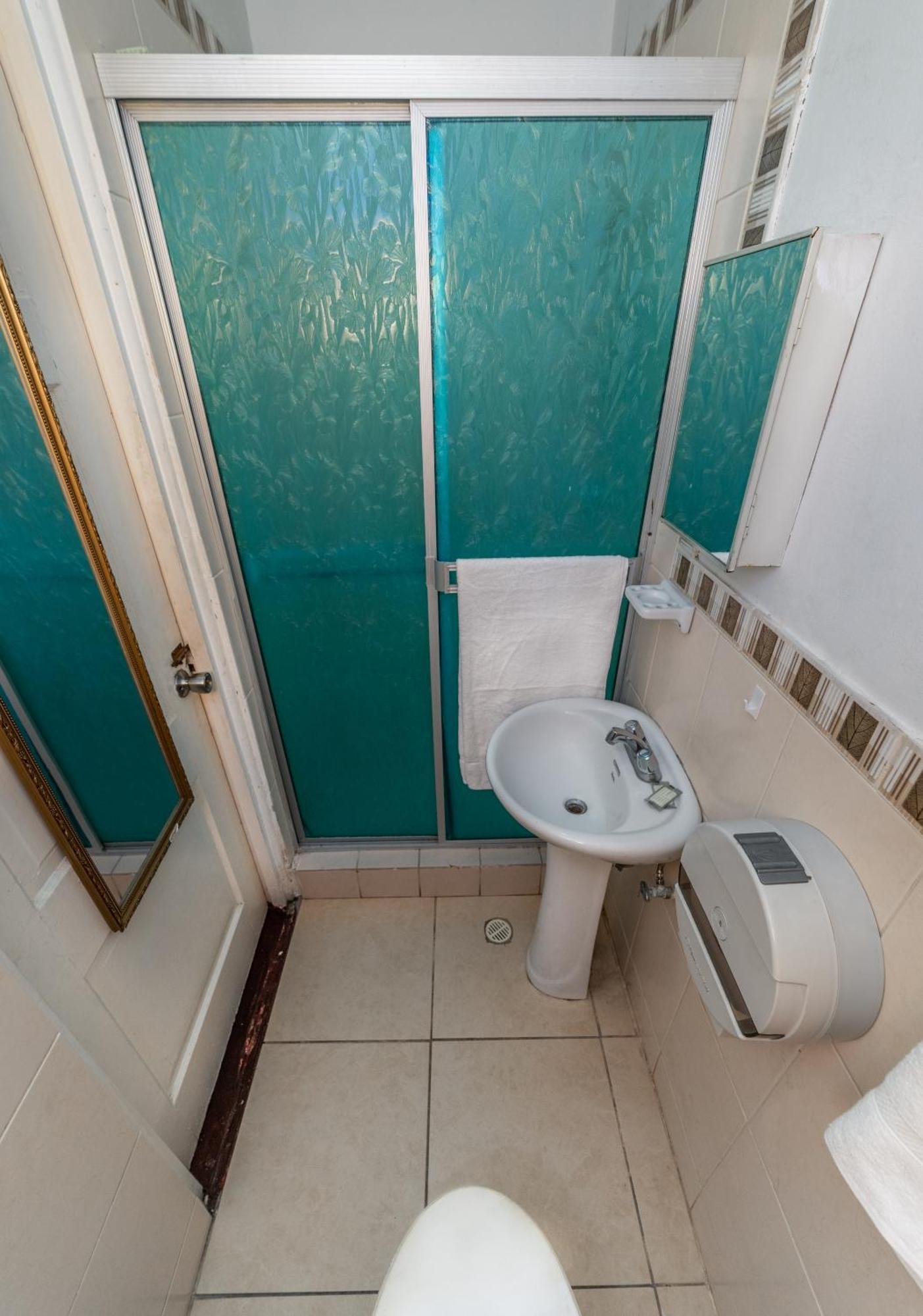 Hostal Amador Familiar مدينة باناما الغرفة الصورة